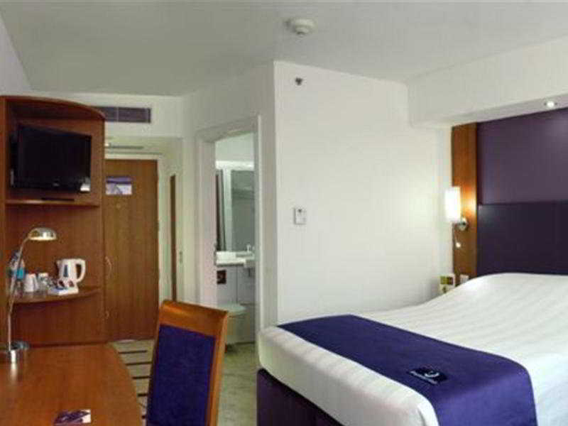 Caspia Hotel New Delhi Pokoj fotografie